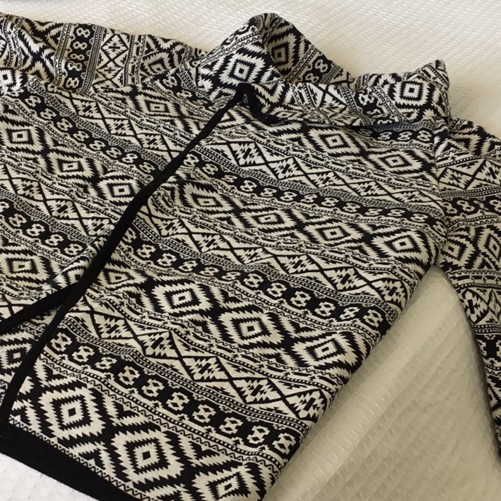 *Last Chance - Donating Friday* Gorgeous Black and White Jacket/Coat M/L